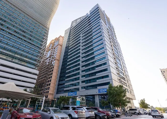 Prime Location 3 Bedroom Beach Front