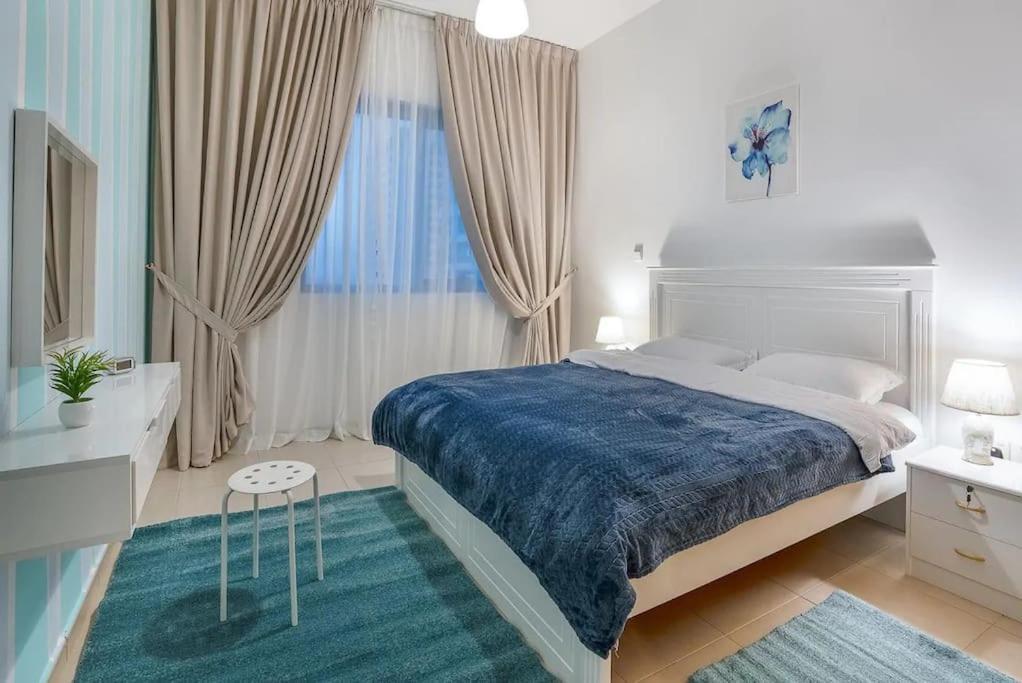 Apartment Prime Location 3 Bedroom Front